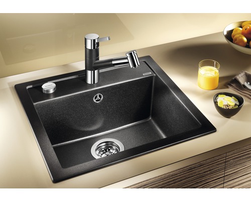 Kompozitní dřez s baterií a odtokovou armaturou