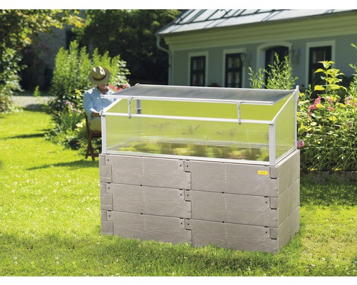 Zvýšený záhon s pařeništěm na zahradě