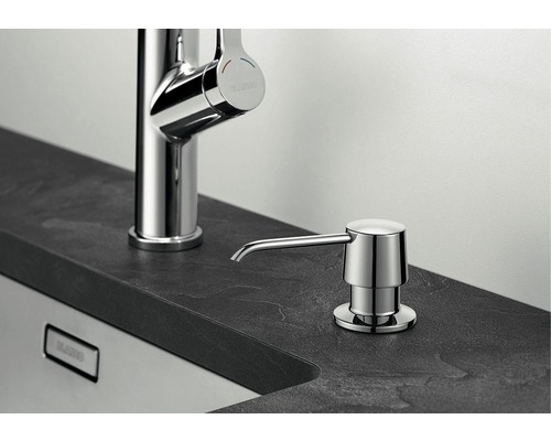 Kuchyňský dřez s vodovodní baterií a dávkovačem mýdla