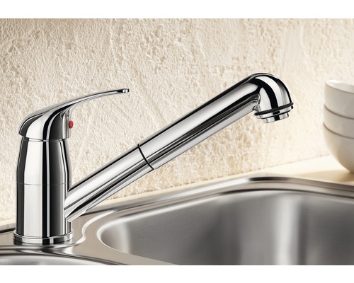 Chromová kuchyňská baterie s výtokem nad dřezem