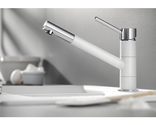 Kuchyňská baterie s výtokem a ovládací pákou