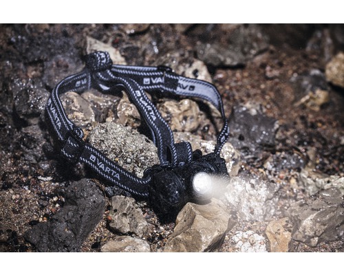 Čelovka Varta na kamenech