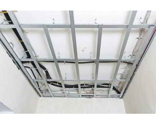 Podkonstrukce pro zavěšený strop s kabely