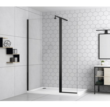 Koupelna se sprchovým koutem, skříňkou pod umyvadlo a dekoracemi