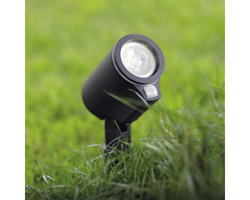 Zahradní reflektor pro pozemní montáž v trávě