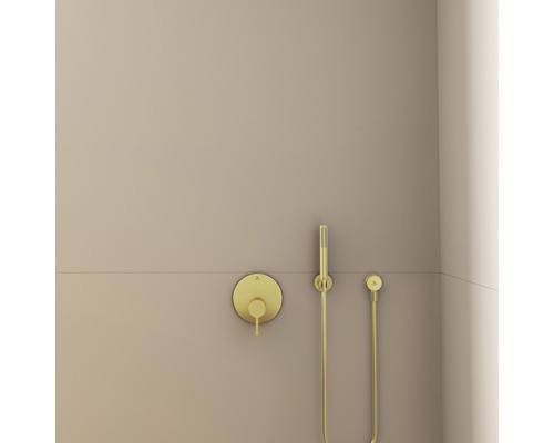 Podomítková sprchová armatura s ruční sprchou ve sprše