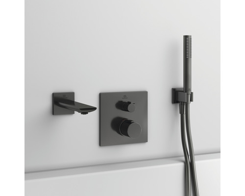 Vanová baterie s ruční sprchou pro montáž na stěnu