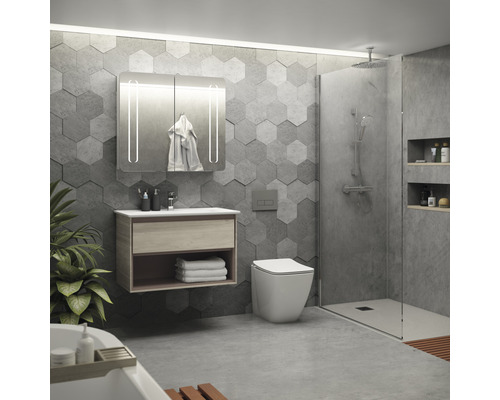 Moderní koupelna s umyvadlem, zrcadlová skříňka s osvětlením, sprchový kout a toaleta.