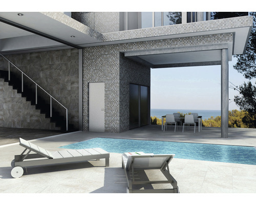 Exteriér s bazénem, lehátky a posezením