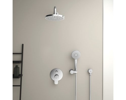 Nástěnná sprchová armatura s hlavovou a ruční sprchou