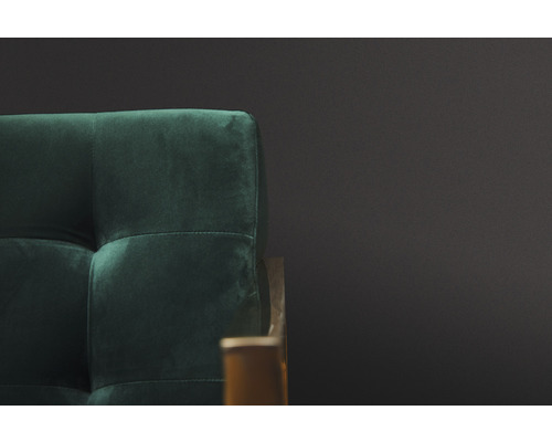 Detailní záběr pohovky s prošívaným čalouněním