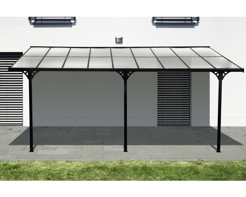 Zastřešení s transparentní střechou a černými sloupky