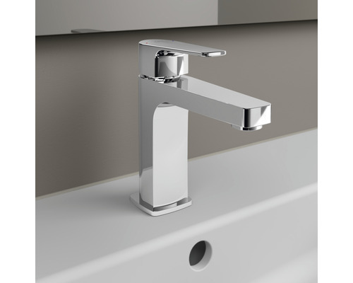 Jedna umyvadlová baterie na umyvadle