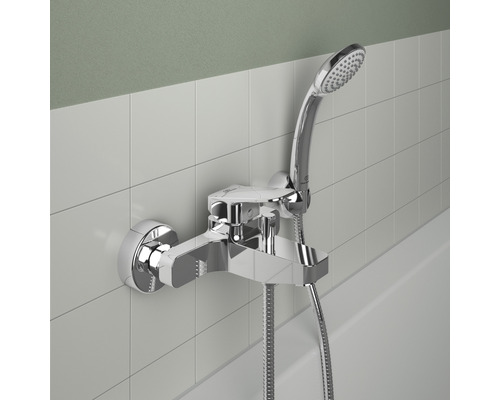 Vanová plnicí baterie s ruční sprchou pro montáž na stěnu