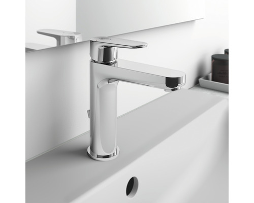 Páková umyvadlová baterie na umyvadle