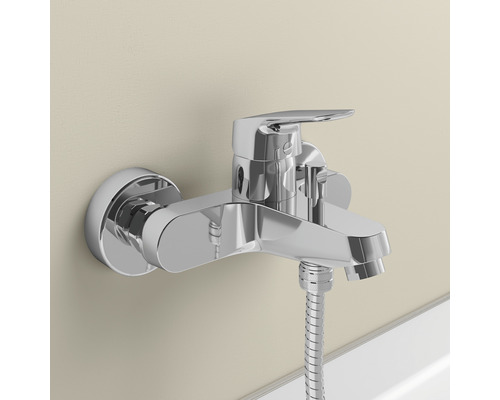Nástěnná vanová baterie s sprchovou hadicí