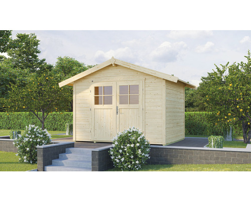 Dřevěný zahradní domek s dvoukřídlými dveřmi a okny na zahradě