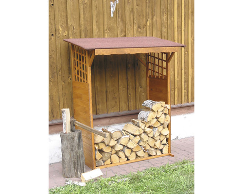 Sklad dřeva s dřevem a špalkem