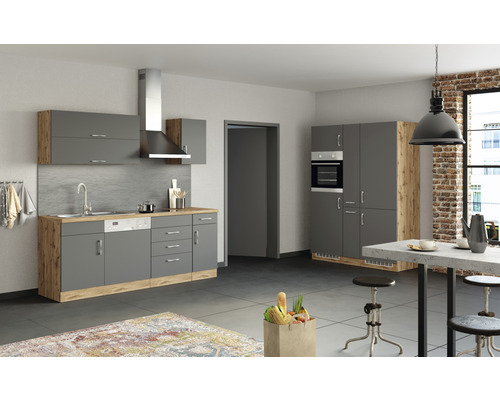 Moderní kuchyně se šedými skříňkami, pracovní deskou a jídelním koutem