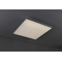 Čtvercové stropní svítidlo na stropě