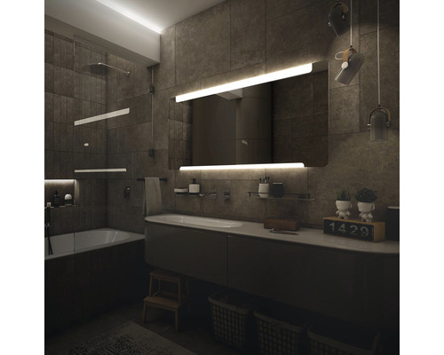 Moderní koupelna s vanou, umyvadlem, zrcadlem a osvětlením