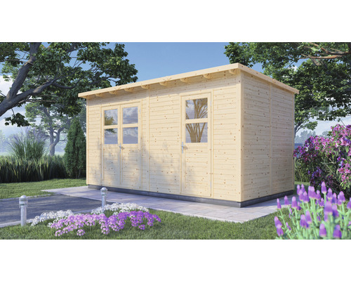 Dřevěný zahradní domek s okny a dveřmi na zahradě