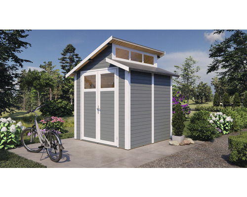 Zahradní domek s dvoukřídlými dveřmi a světlíkem na zahradě