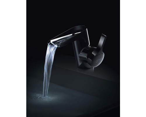 Vodovodní baterie s tekoucí vodou