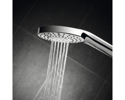 Ruční sprcha s tekoucí vodou