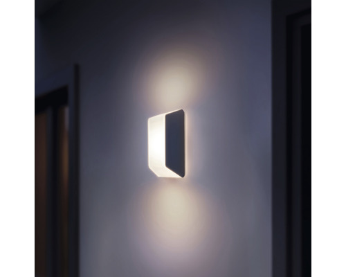 Svítící LED nástěnné svítidlo pro venkovní použití