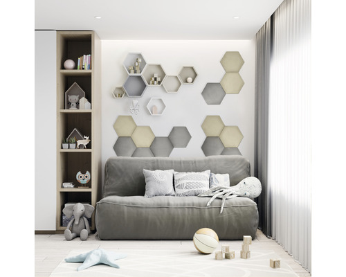 Dětský pokoj s policemi, pohovkou a hračkami