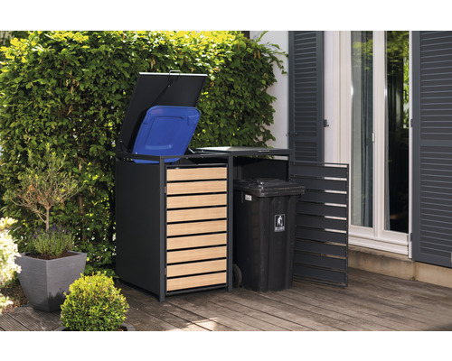 Kontejner na popelnice s popelnicí na terase