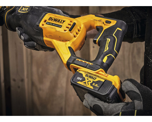 Šavlová pila Dewalt s 18voltovou baterií