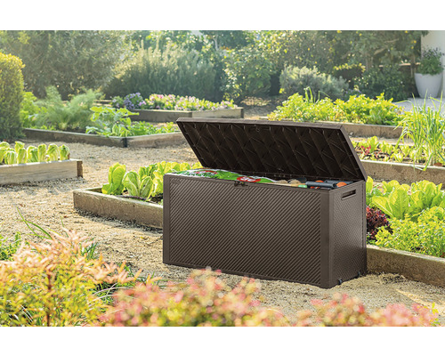 Otevřený zahradní box pro uložení zahradního příslušenství na zahradě