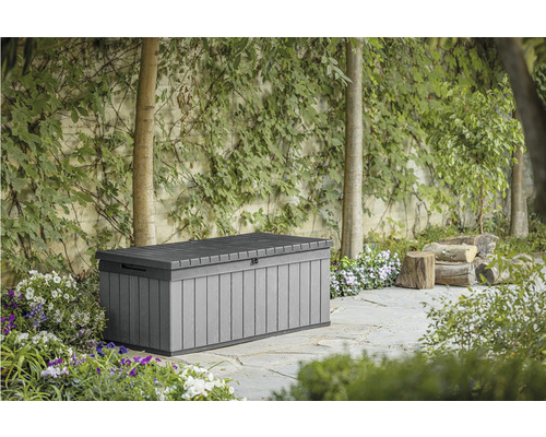 Plastový zahradní box na zahradě