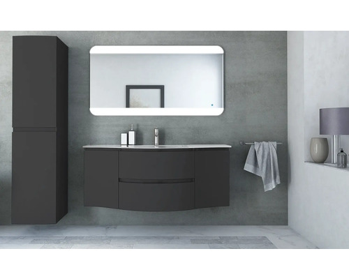 Koupelna s umyvadlovou skříňkou, zrcadlovou skříňkou a vysokou skříňkou pro organizované a světlé prostředí