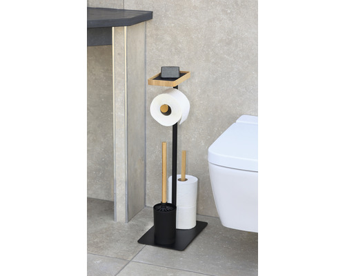 Toaleta s držákem toaletního papíru, kartáčem a miskou na mýdlo