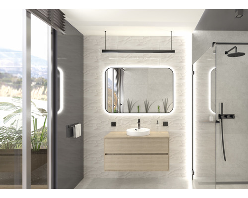 Moderní koupelna s umyvadlem, zrcadlem s osvětlením a sprchovým koutem