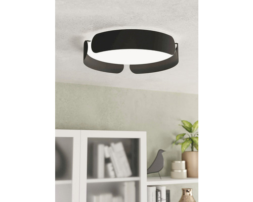 Stropní svítidlo do interiéru s moderním designem