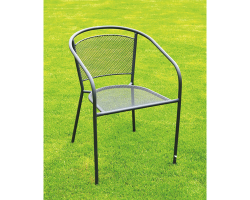 Kovová zahradní židle na trávníku