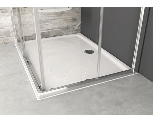 Rohová sprchová kabina s plochou sprchovou vaničkou a odtokem