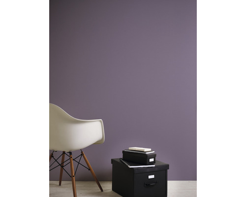 Nástěnná dekorace se židlí a úložnými boxy