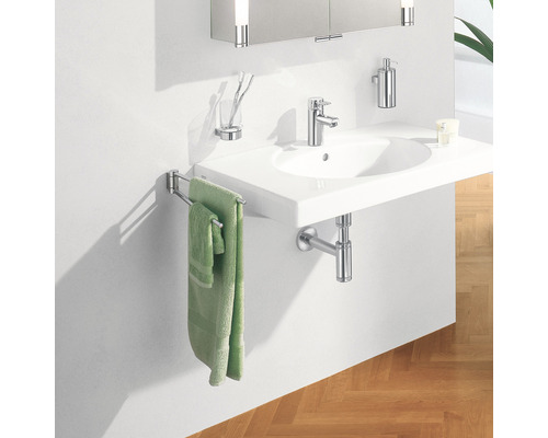 Koupelnové umyvadlo s baterií, držákem na ručníky a příslušenstvím