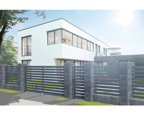 Moderní dům s plotem a bránou ve venkovním prostoru.