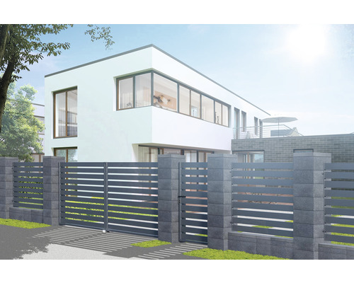 Moderní dům s plotem a zahradní brankou