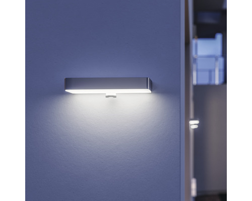 Nástěnné svítidlo z kovu s LED osvětlením