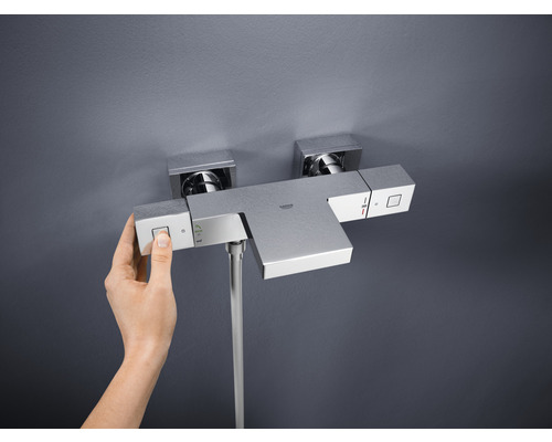 Termostatická baterie na omítku s ručním ovládáním a průtokem vody