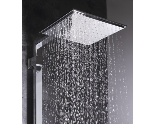 Čtvercová sprchová hlavice s tekoucí vodou