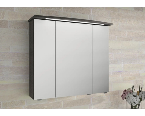 Zrcadlová skříňka se třemi dvířky a osvětlením