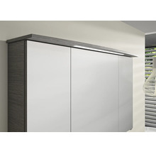Detailní pohled na skříň s osvětlením